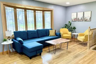 Image de Spacious 5-bedroom house in Schenectady.