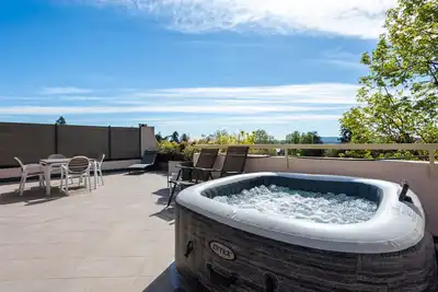 Image de Appartement 'Jacuzzi E Vistalago' avec Vue sur le Lac, Wi-Fi et Climatisation