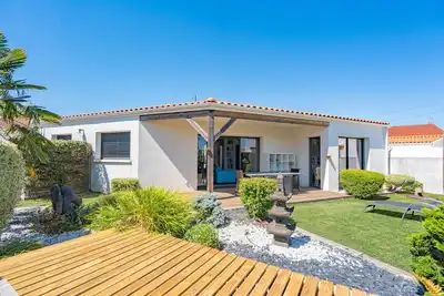 Image de Villa 'Ganesh À Royan' avec terrasse privée, jardin privé et Wi-Fi