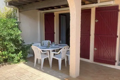 Image de Belle maison pour 5 avec piscine