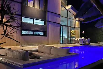 Image de It is villa in izmir çeşme special hot swimming pool jakuzzi sauna gym 5-bedroom