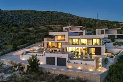 Image de Villa by the sea with pool & panorama - relaxation under the Dalmatian sun