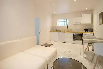 Image de Centre ville, F1 calme et tout équipé, wifi