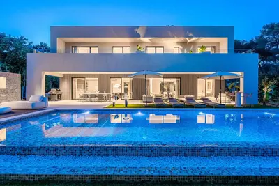 Image de Villa 'Gotmar Beach Is A Modern' avec piscine privée, Wi-Fi et climatisation