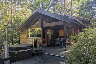 Image de Onni - cosy forest cabin with hot tub option