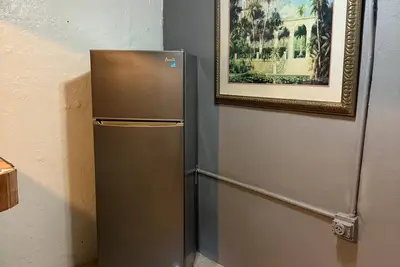 Image de Monthly Stays- 1br + Basement Near Airport & Beach