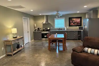 Image de Charming 2-bedroom with WiFi, Ac convenient to Albertville/Boaz