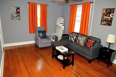 Image de 2-bedroom house close to Downtown, Afb, and Asu. Sleeps 6 adults
