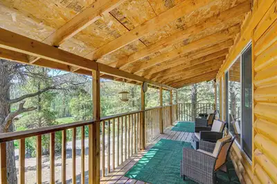 Image de Furnished Deck & Mountain Views: Panguitch Cabin