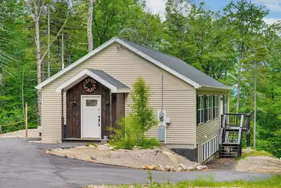 Image de 10 Mi to Echo Lake: Wooded Escape w/ Grill!