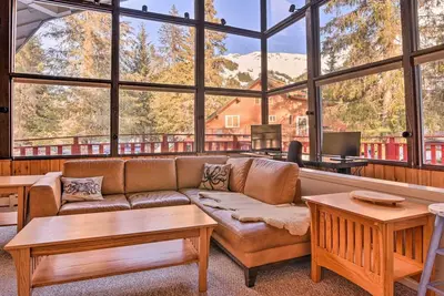 Image de Fabulous Girdwood Chalet Walk to Slopes with Hot Tub, Sauna, Wifi, Pool table