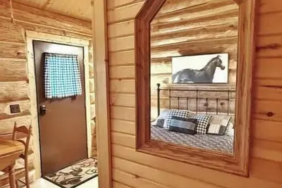 Image de Nice cabin overlooking the water and close to Glade Top Trail