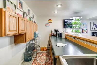 Image de Charming 2-bedroom Girdwood Alyeska apartment with Hot Tub Walk to Slopes