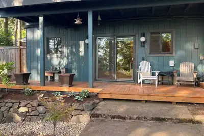 Image de Private Apartment with Spa Bathroom - heated floors, jetted tub, wifi, kitchen