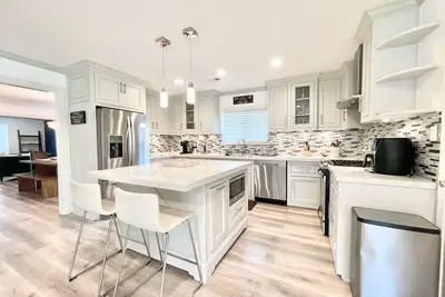 Image de Luxury 4 Bedroom 3 Bath w/Pool! Private Home Fully-furnished by Mda Tmc Galleria