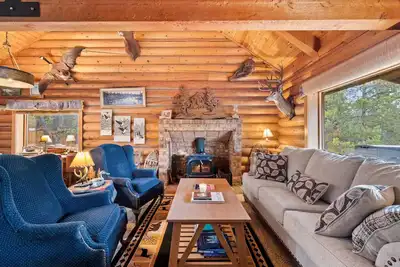 Image de Sunriver Log Cabin, Riverfront Deschutes Retreat