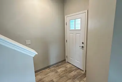 Image de 3 bedroom family friendly townhome with pond views