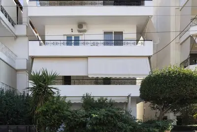 Image de Bright 3br Family-Friendly Condo in Glyfada • Wi-Fi • Washer • Ac • Full Kitchen