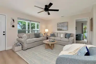 Image de Beach & Park Getaway - Swim Spa Home - Largo Fl