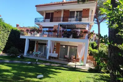 Image de \"Le Maripose\" Appia Antica Luxury apartment in the green with garden and Jacuzzi