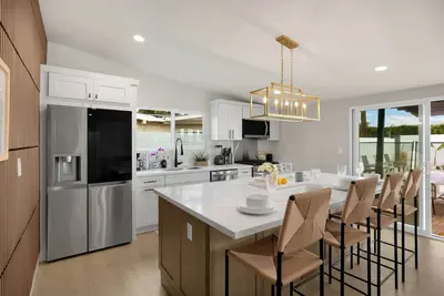 Image de Luxurious 5-Bedroom Villa with Pool near Disney - Beautiful Family Retreat