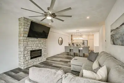 Image de Walk to Mississippi River: Grafton Townhome!