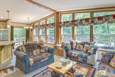 Image de 'Woman Lake Chain Retreat' w/ Deck & Dock!