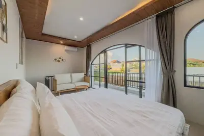 Image de OriVista New Private Pool Villa with Balcony