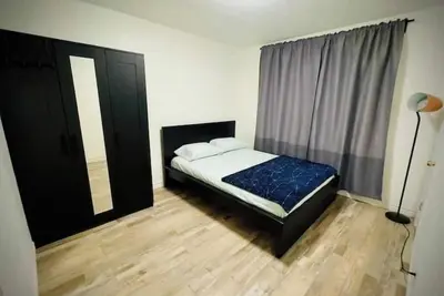 Image de Spacious 3-bedroom apartment with WiFi, Ac in welcoming Ottawa