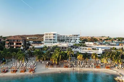 Image de Oceanfront 2br Condo at One Mambo Beach 8 by Bocobay