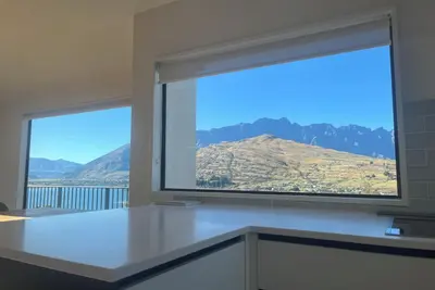 Image de Lake and Mountain Views 3 Bedroom House Close to town and Airport