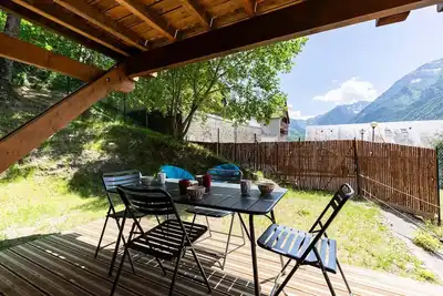 Image de Proche Skyvall 4 personnes Neuf-Local Vélo Wifi Jardin