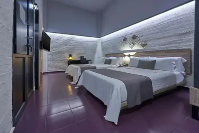 Image de Unique Stay in Historic Rooms Near Museums and Theaters - 4 Units