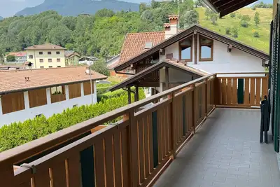 Appartement 'Dimora Fucine 33 - Casa Doppia' avec vue sur les montagnes, balcon et Wi-Fi
