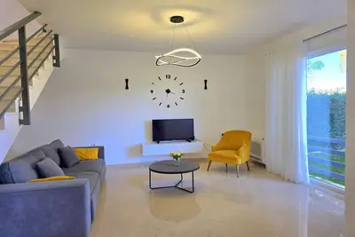 Villa à Gjiri i Lalzit près d’Oasis Beach