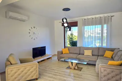 Image de Villa à Gjiri i Lalzit proche plage