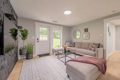 Image de Modern Blacksburg retreat near Vt, Radford & scenic Claytor Lake Perfect for work, play & relaxation