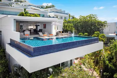 Image de Villa de luxe avec piscine et vue sur la mer Q à UniQue Residences