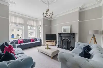 Image de Spacious & Stylish 5-bedroom Edwardian Townhouse in Plymouth