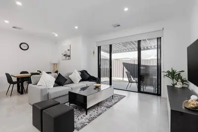 Image de The Family Escape-10 mins to Airport & Beach.