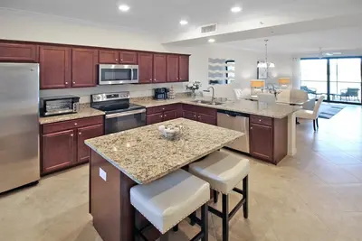 Image de Waterfront Lakewood National condo overlooking the 11th green - Golfers Grove