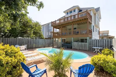 Image de 3 Buoys, 1 Gull - 5-bedroom house within walking distance to beach access