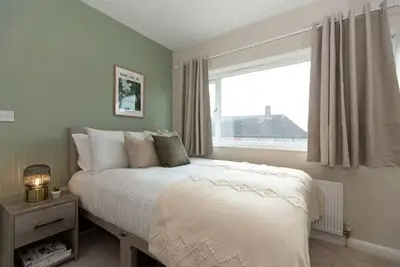 Image de Wilford Charm: Spacious 3‑Bedroom Retreat