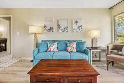 Image de New Listing! Adorable Top Floor Corner Unit Kapaa