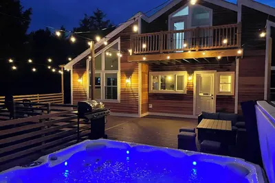 Image de 3 Bedroom Chalet with Hot tub on 3 private acre in the foothills of White Mnts