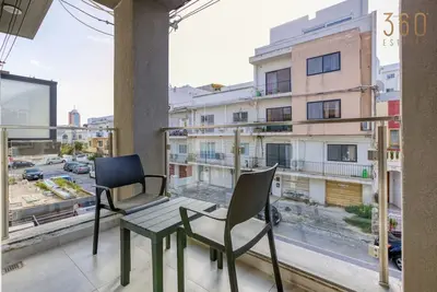Image de lovely 2br Apt w/ pool access & balcony in Swieqi