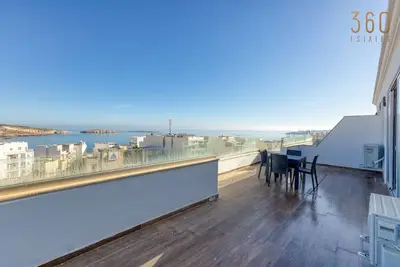 Image de One of a kind 4br penthouse with terrace & views