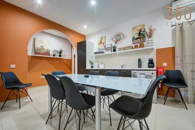 Image de Stylish 4br Apt in central part of St`Julians