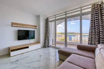 Image de Cosy 2br Apt with stunning sea views in St Pauls!