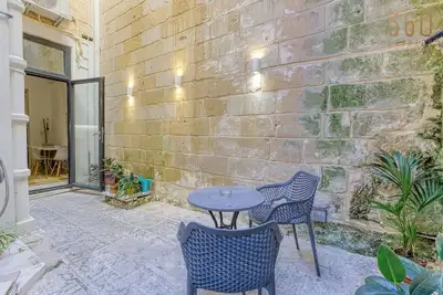 Image de Lovely traditional 4br Townhouse in charming Isla